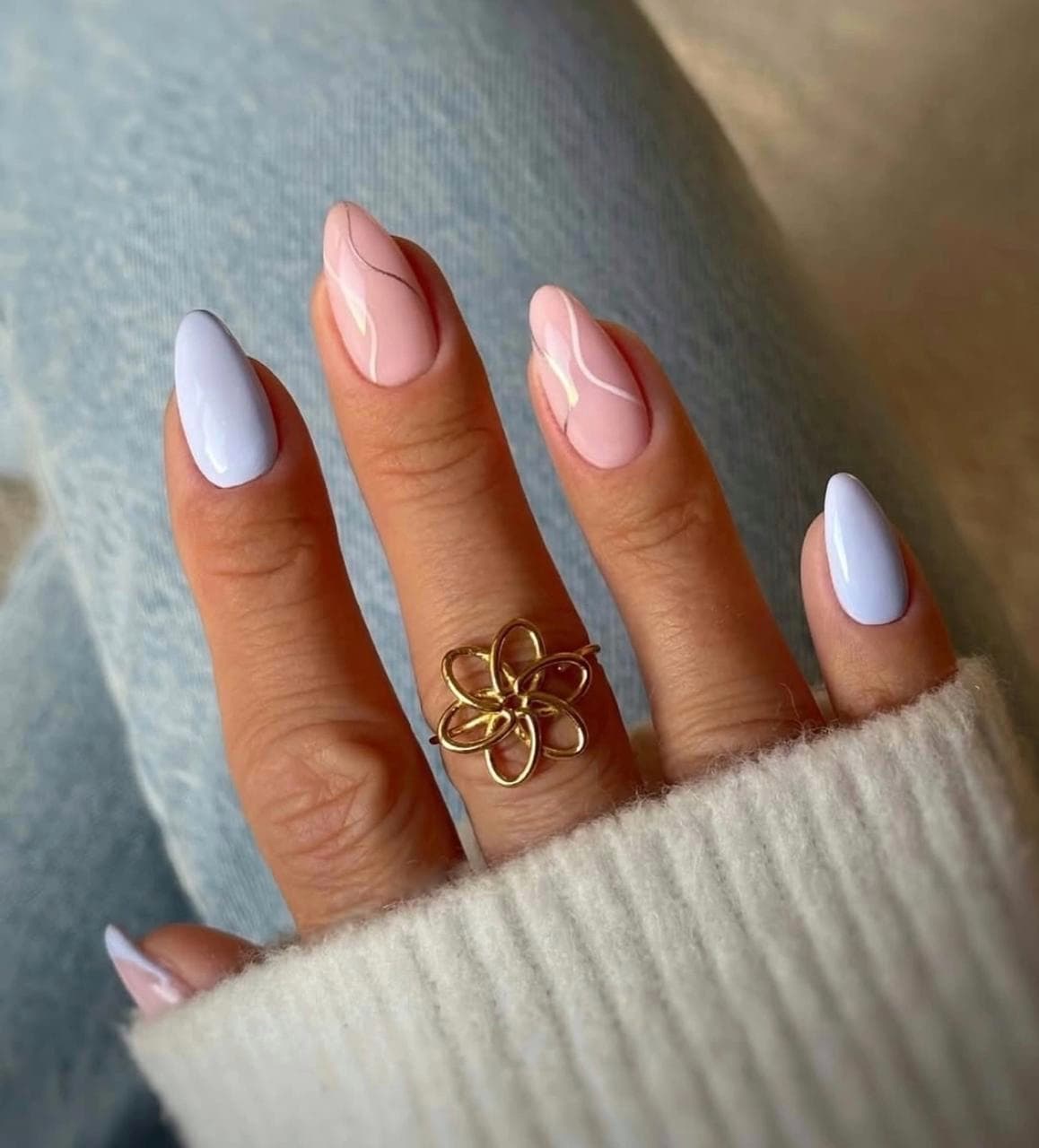 Лавандовый дизайн с линиями