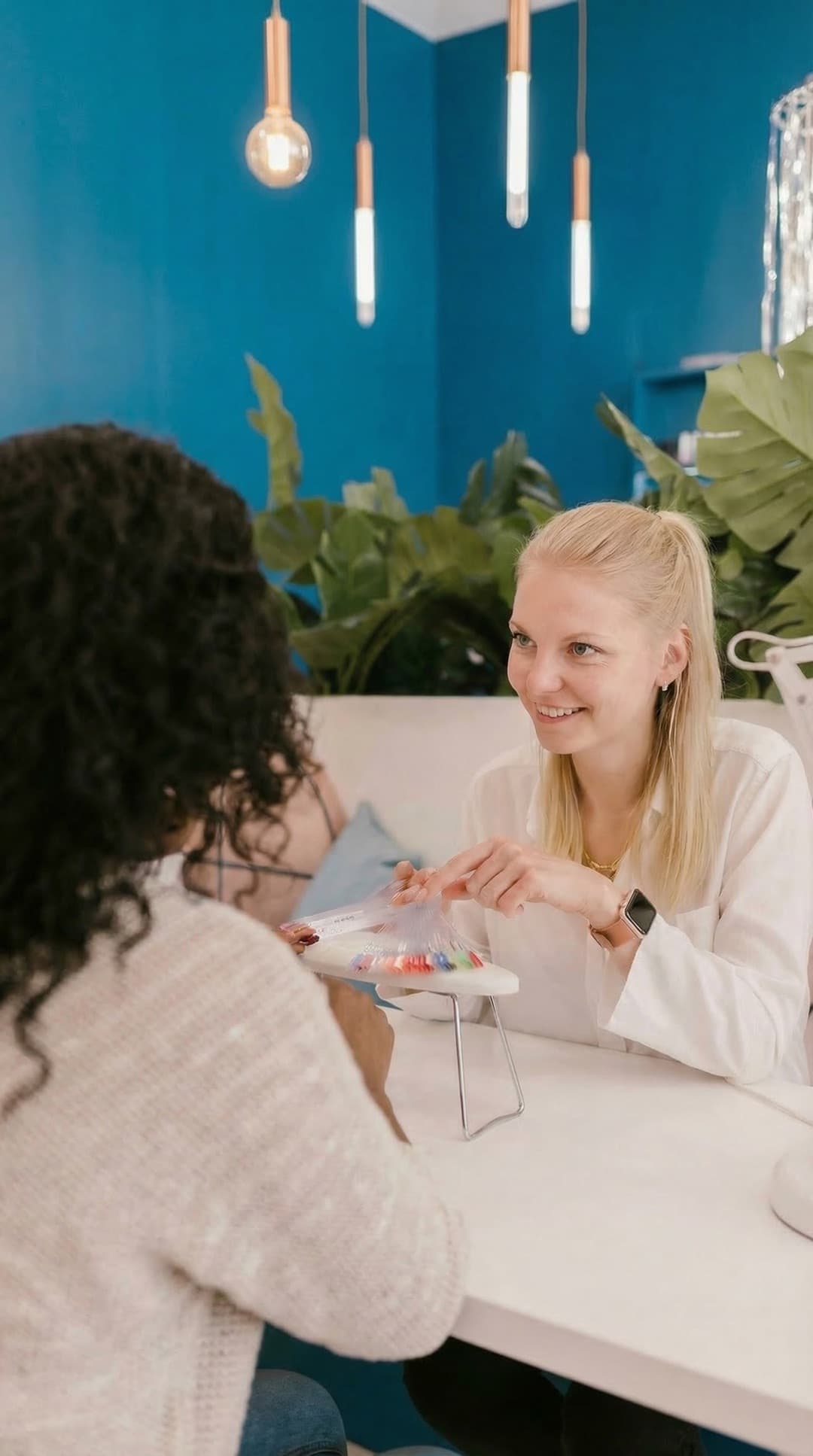 Мастер маникюра Anastasia